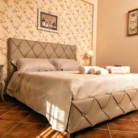 Il Mandorlo Fiorito Bed And Breakfast Ogliastro Cilento Exteriör bild